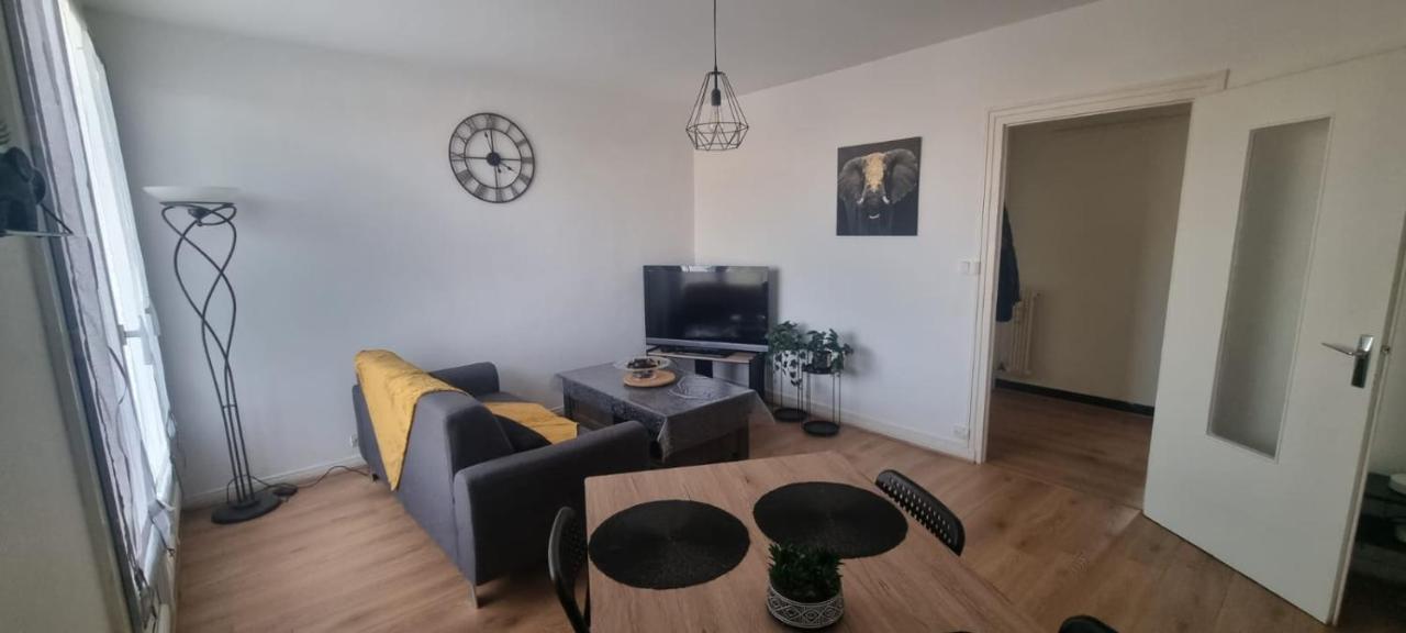 Chez Toni Apartment Troyes Bagian luar foto